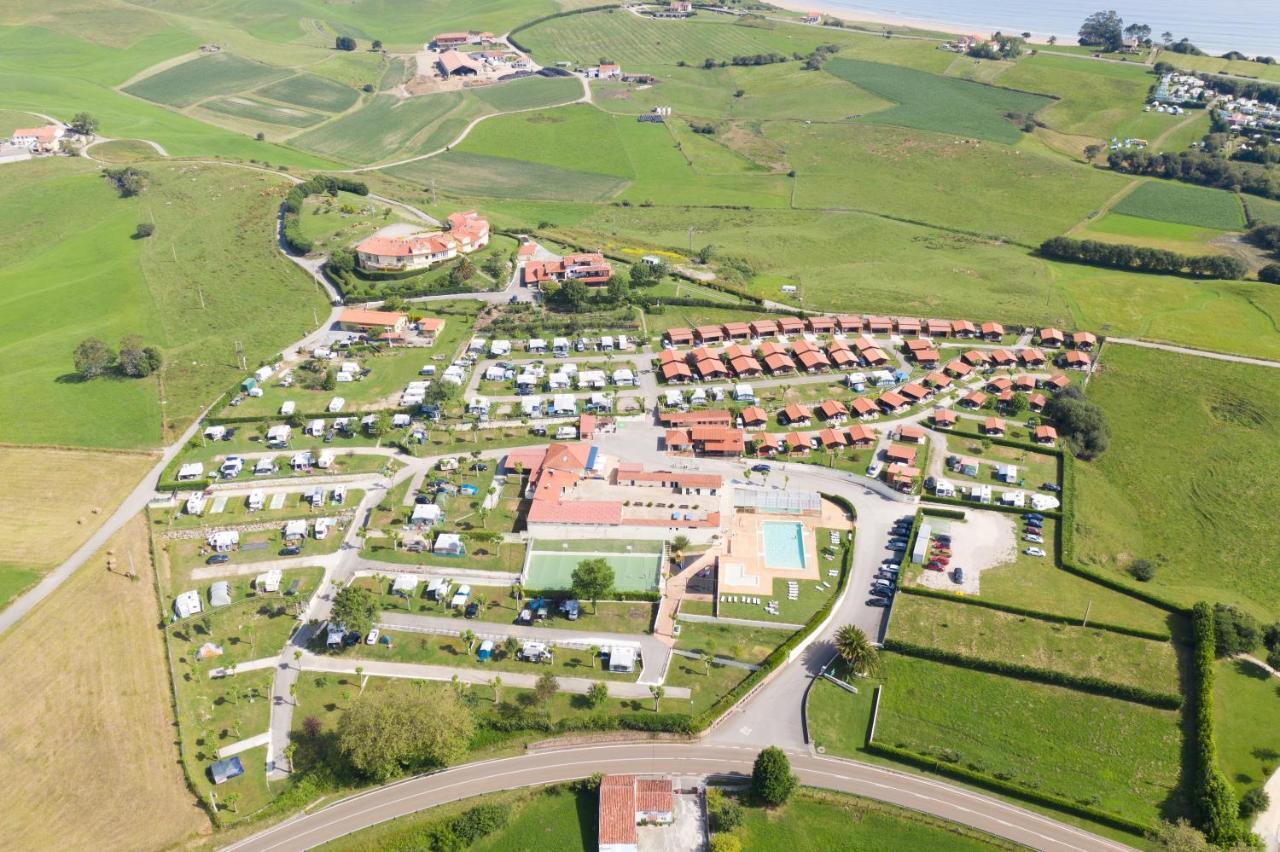 Bungalows Playa De Oyambre San Vicente De La Barquera Exterior foto